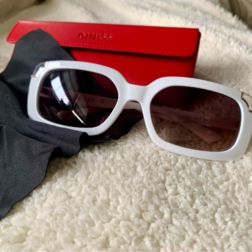 GUESS White Frame Sunglasses with Red Case